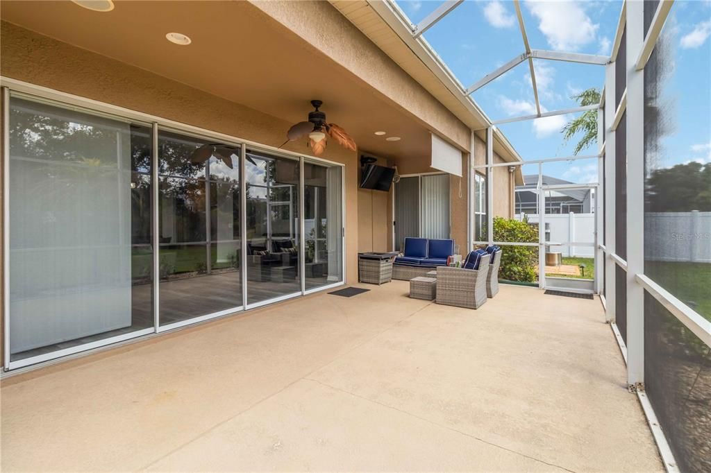 Activo con contrato: $365,000 (3 camas, 2 baños, 2114 Pies cuadrados)