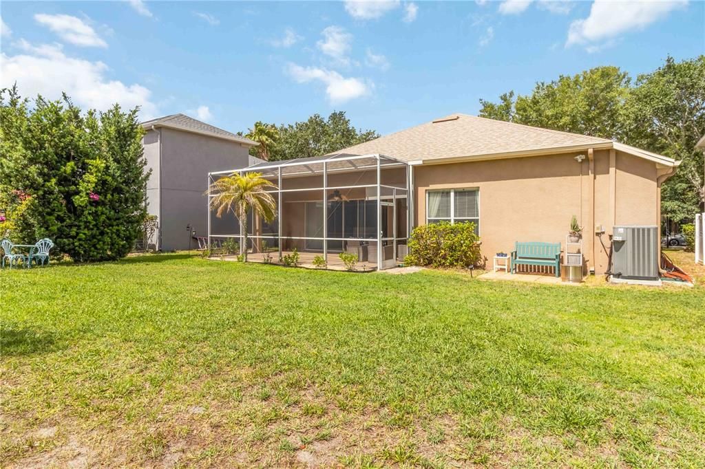 Activo con contrato: $365,000 (3 camas, 2 baños, 2114 Pies cuadrados)