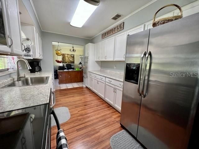 For Sale: $439,900 (4 beds, 3 baths, 1992 Square Feet)