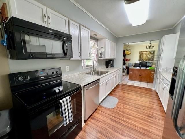 For Sale: $439,900 (4 beds, 3 baths, 1992 Square Feet)
