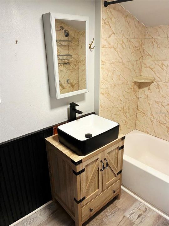 For Rent: $1,799 (2 beds, 1 baths, 875 Square Feet)