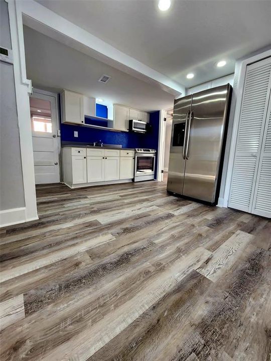 For Rent: $1,799 (2 beds, 1 baths, 875 Square Feet)