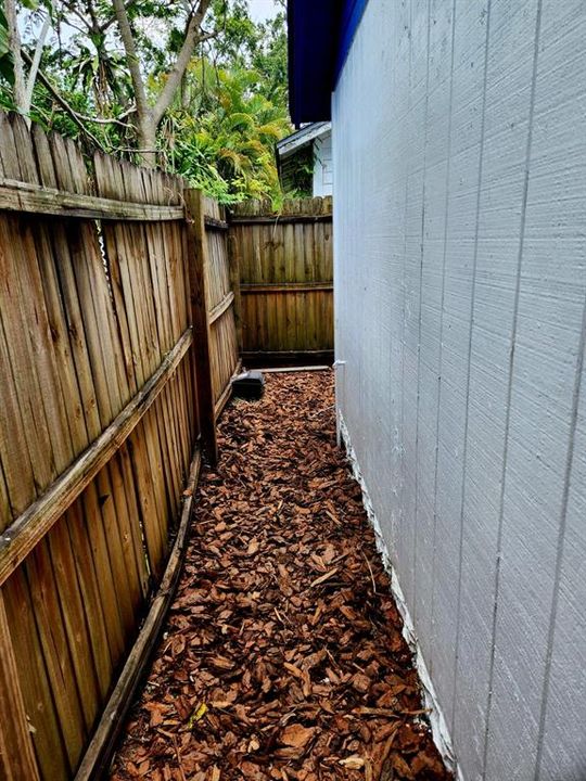 For Rent: $1,799 (2 beds, 1 baths, 875 Square Feet)