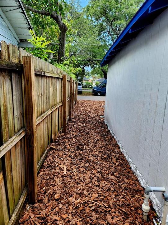 For Rent: $1,799 (2 beds, 1 baths, 875 Square Feet)