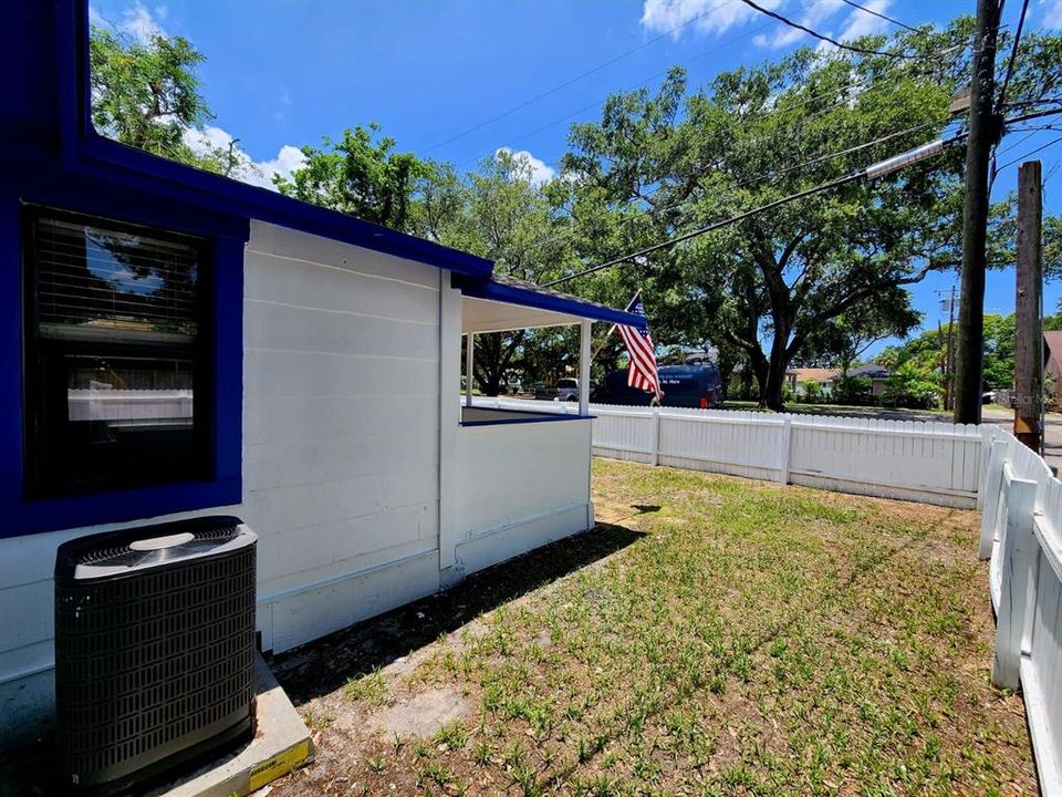 For Rent: $1,799 (2 beds, 1 baths, 875 Square Feet)