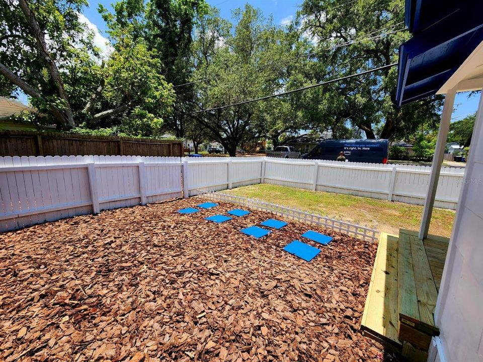 For Rent: $1,799 (2 beds, 1 baths, 875 Square Feet)