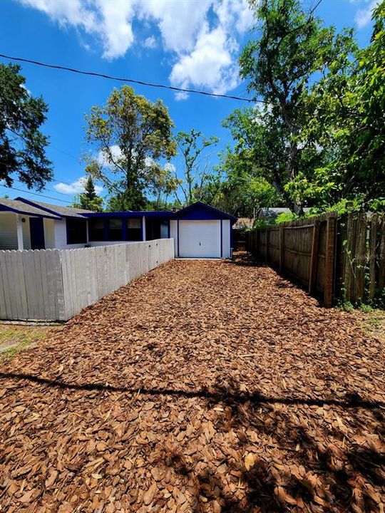 For Rent: $1,799 (2 beds, 1 baths, 875 Square Feet)