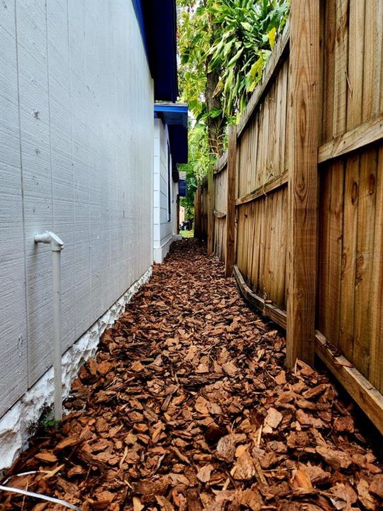 For Rent: $1,799 (2 beds, 1 baths, 875 Square Feet)