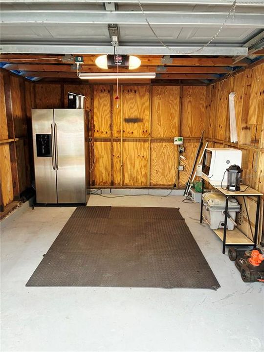 For Rent: $1,799 (2 beds, 1 baths, 875 Square Feet)