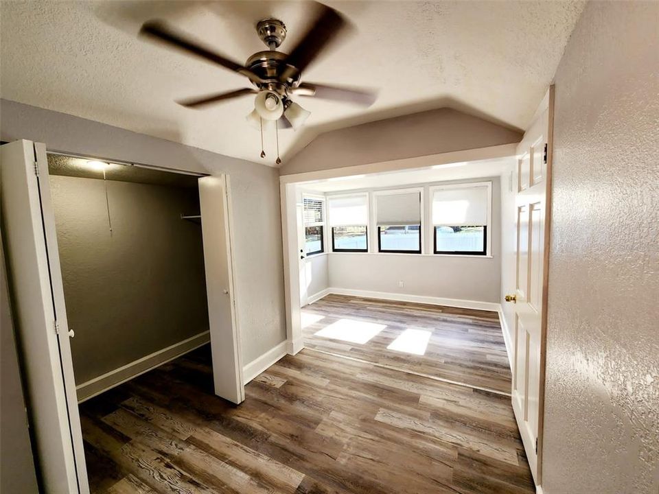 For Rent: $1,799 (2 beds, 1 baths, 875 Square Feet)