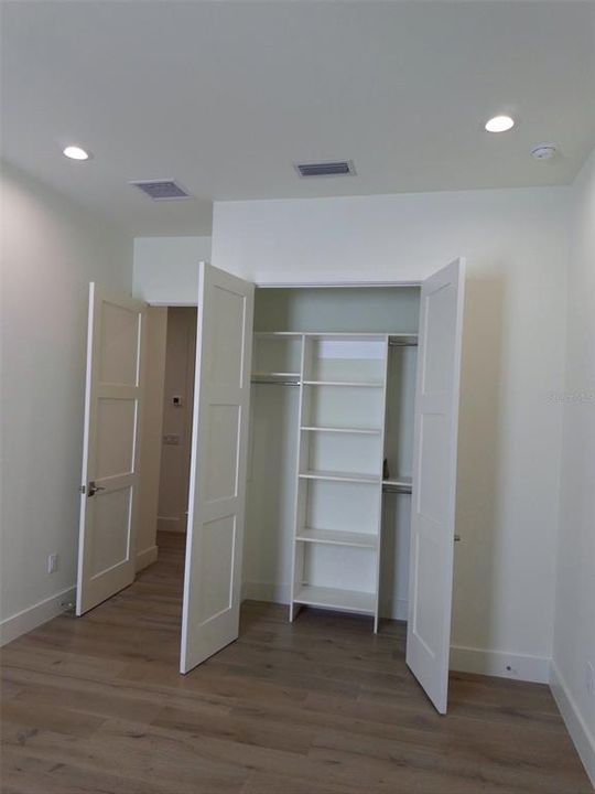 For Sale: $2,800,000 (5 beds, 6 baths, 4820 Square Feet)