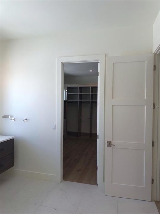 For Sale: $2,800,000 (5 beds, 6 baths, 4820 Square Feet)