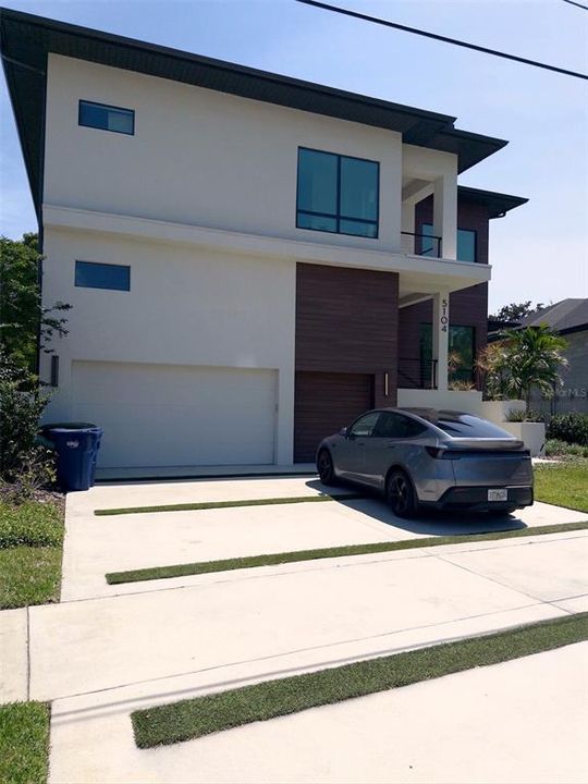 For Sale: $2,800,000 (5 beds, 6 baths, 4820 Square Feet)