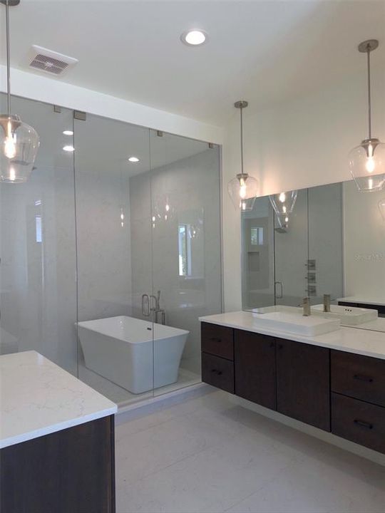 For Sale: $2,800,000 (5 beds, 6 baths, 4820 Square Feet)