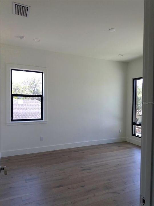 For Sale: $2,800,000 (5 beds, 6 baths, 4820 Square Feet)