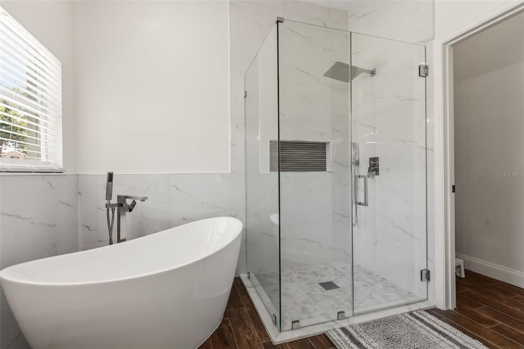 For Sale: $589,999 (4 beds, 3 baths, 2628 Square Feet)