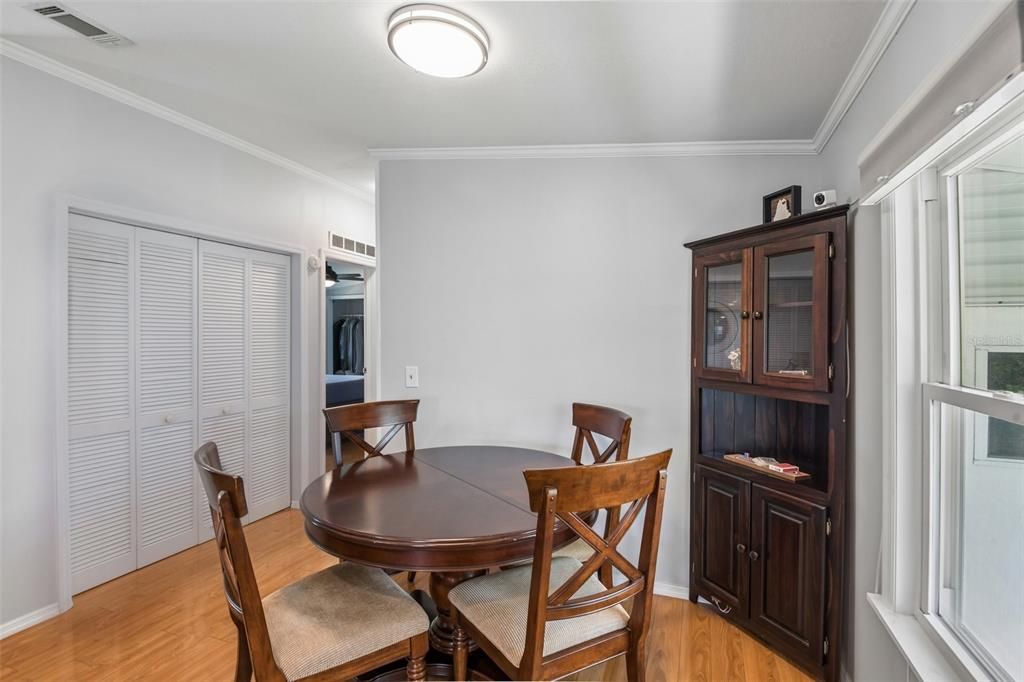 For Sale: $229,900 (2 beds, 2 baths, 984 Square Feet)