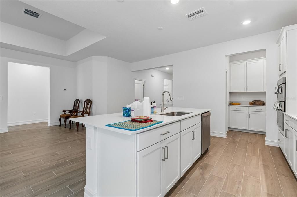 For Rent: $3,700 (4 beds, 3 baths, 2084 Square Feet)