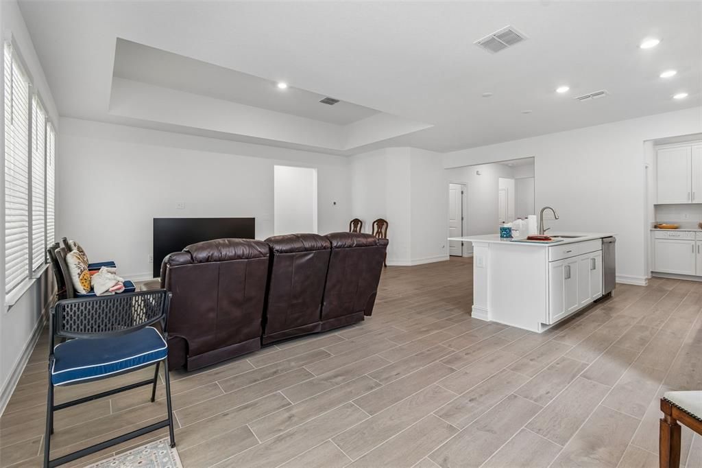 For Rent: $3,700 (4 beds, 3 baths, 2084 Square Feet)