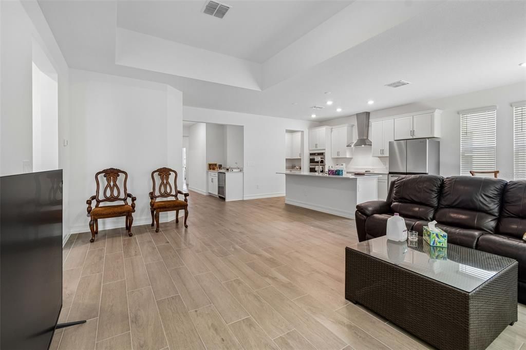 For Rent: $3,700 (4 beds, 3 baths, 2084 Square Feet)