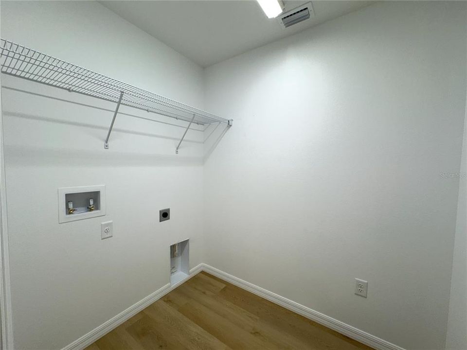 В аренду: $1,800 (3 спален, 2 ванн, 1334 Квадратных фут)