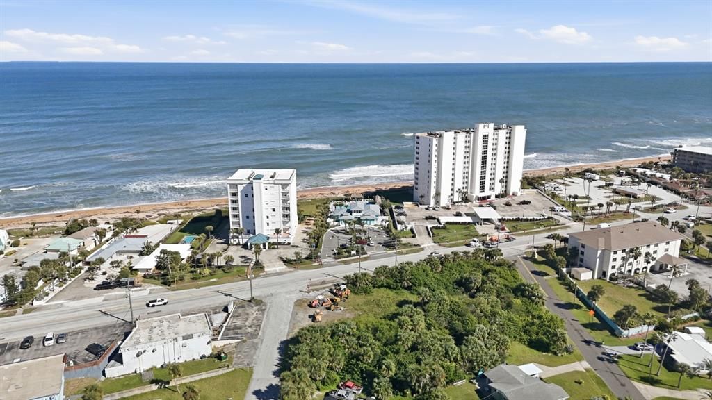 For Sale: $799,000 (2 beds, 2 baths, 2160 Square Feet)