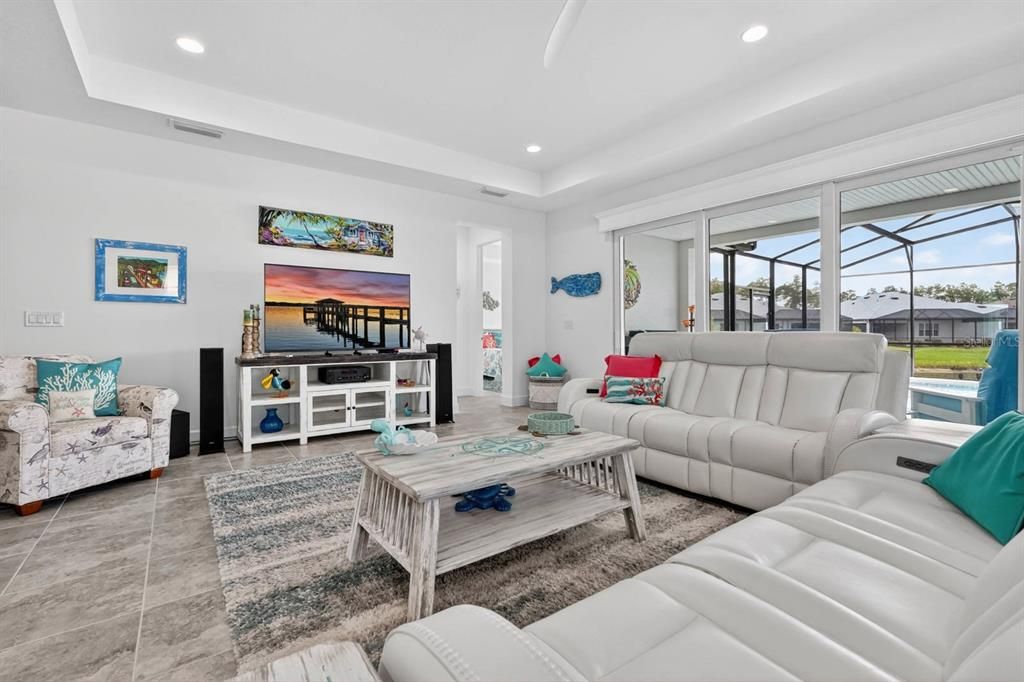 For Sale: $799,000 (2 beds, 2 baths, 2160 Square Feet)