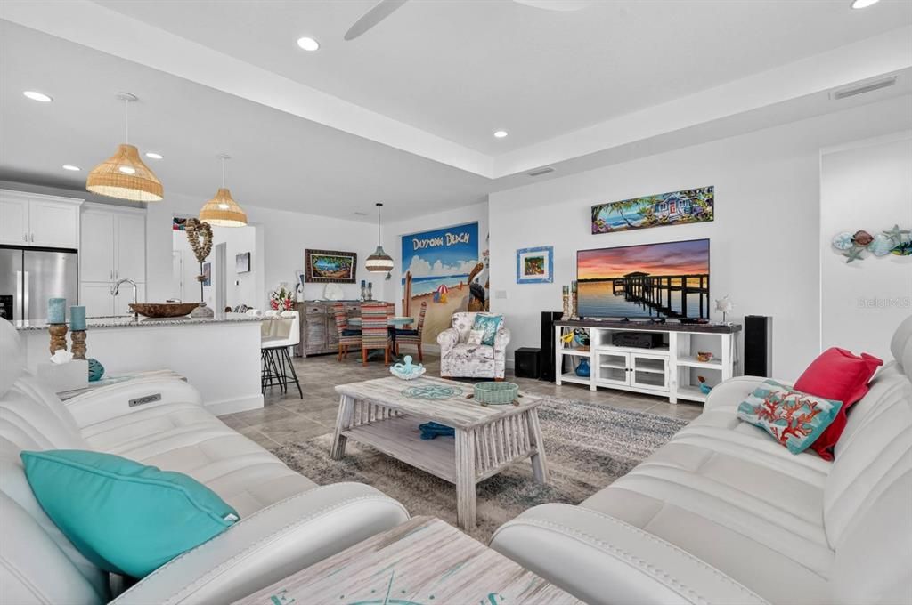 For Sale: $799,000 (2 beds, 2 baths, 2160 Square Feet)