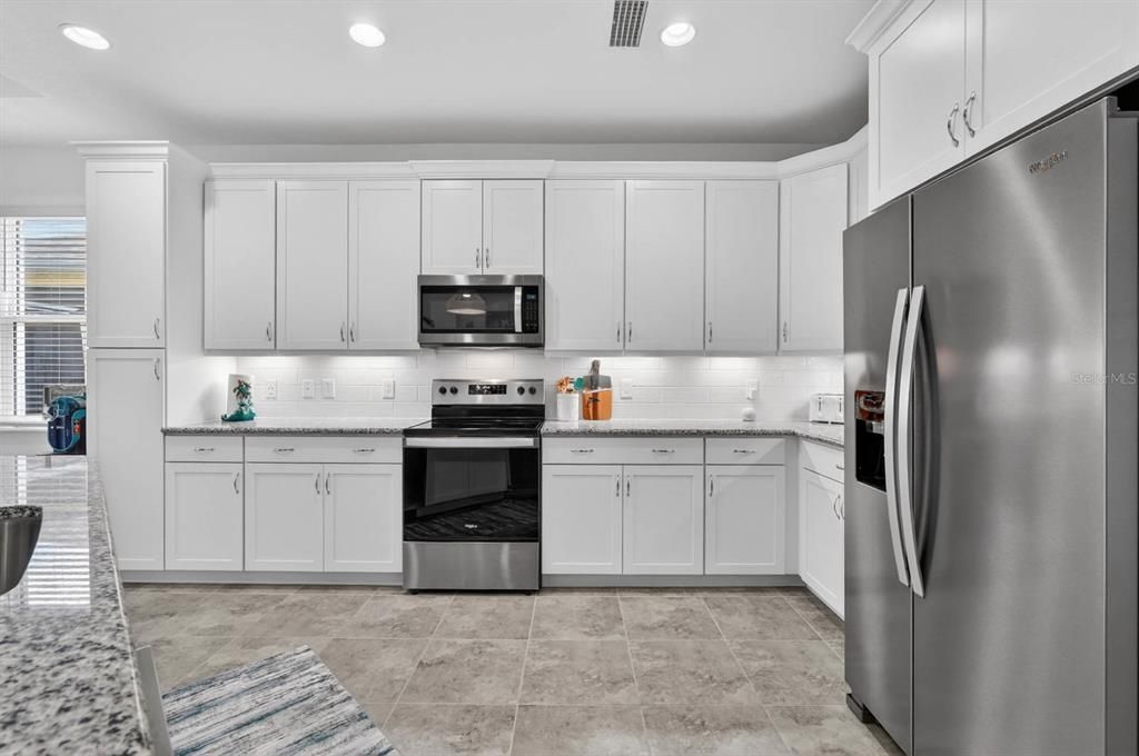 For Sale: $799,000 (2 beds, 2 baths, 2160 Square Feet)