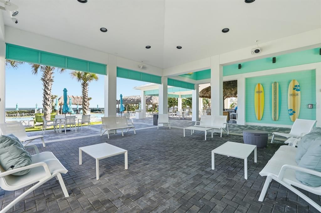For Sale: $799,000 (2 beds, 2 baths, 2160 Square Feet)