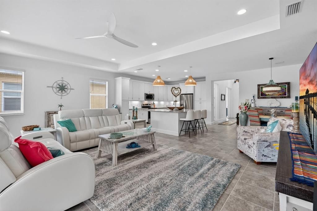 For Sale: $799,000 (2 beds, 2 baths, 2160 Square Feet)