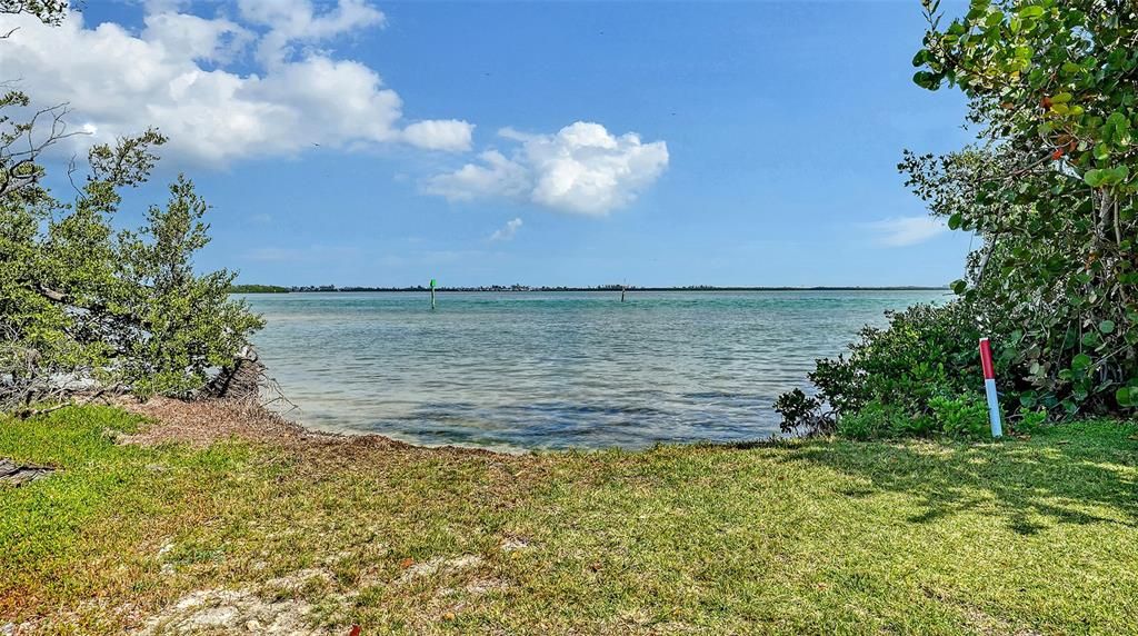 For Rent: $2,950 (2 beds, 2 baths, 1300 Square Feet)