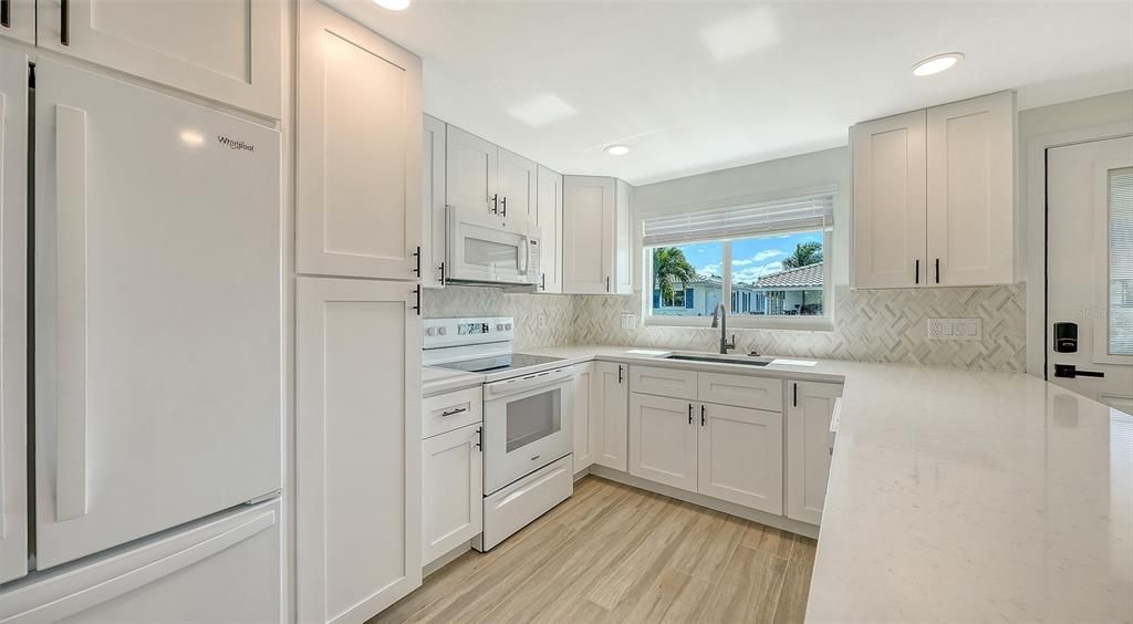For Rent: $2,950 (2 beds, 2 baths, 1300 Square Feet)
