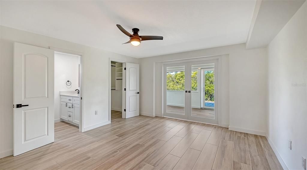 For Rent: $2,950 (2 beds, 2 baths, 1300 Square Feet)