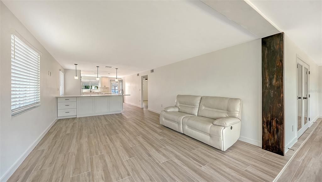 For Rent: $2,950 (2 beds, 2 baths, 1300 Square Feet)