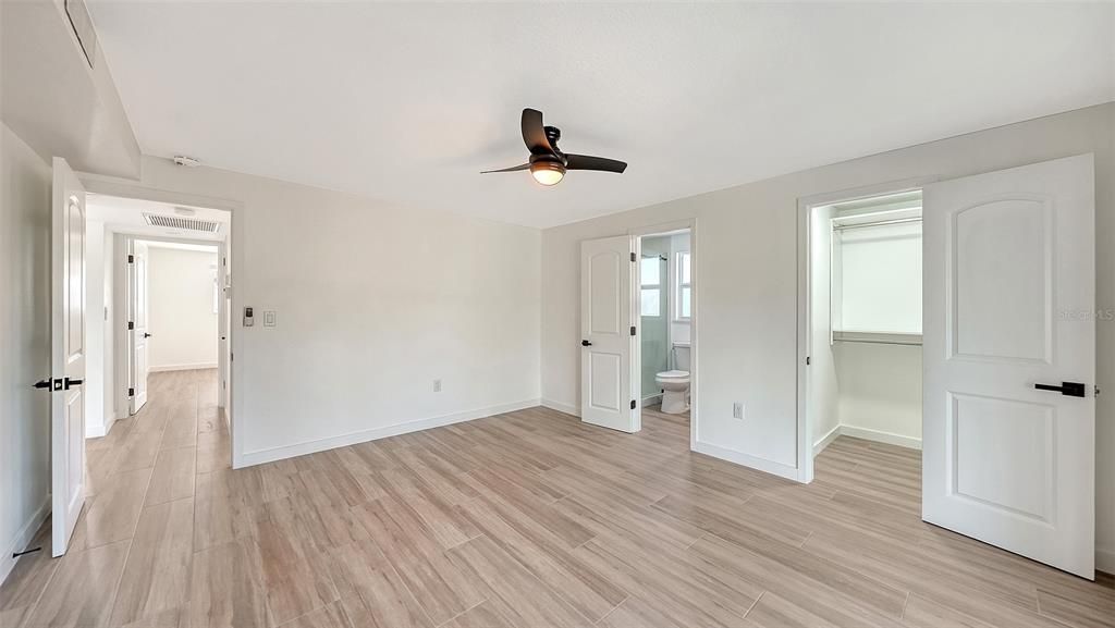 For Rent: $2,950 (2 beds, 2 baths, 1300 Square Feet)