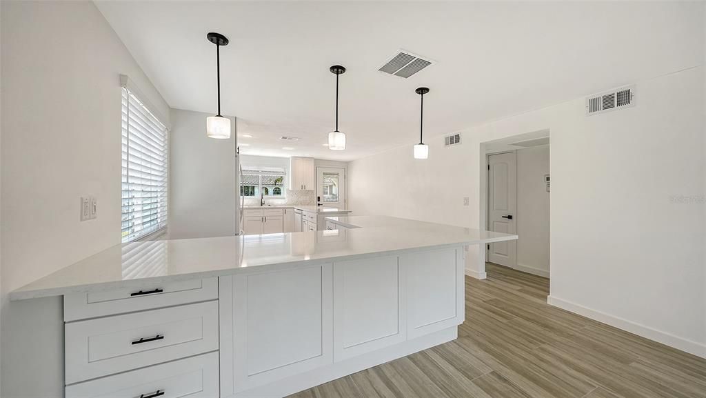 For Rent: $2,950 (2 beds, 2 baths, 1300 Square Feet)