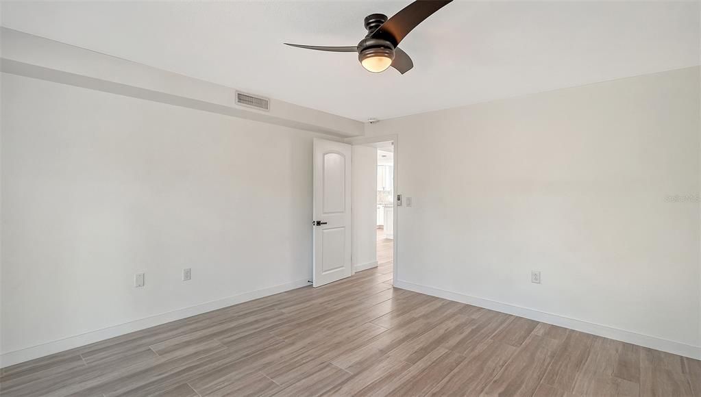 For Rent: $2,950 (2 beds, 2 baths, 1300 Square Feet)