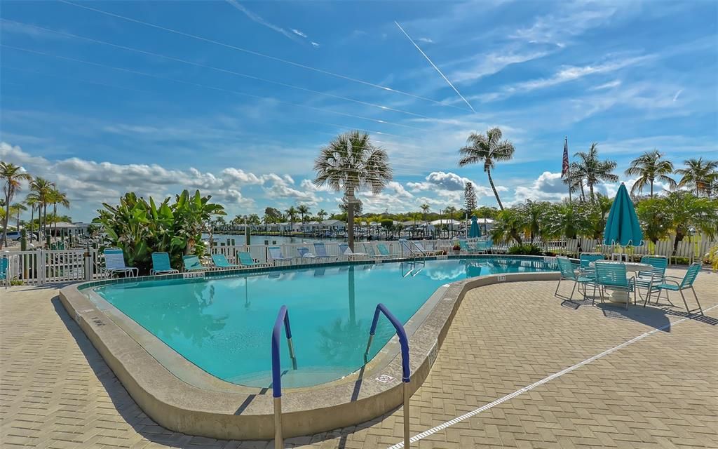 For Rent: $2,950 (2 beds, 2 baths, 1300 Square Feet)