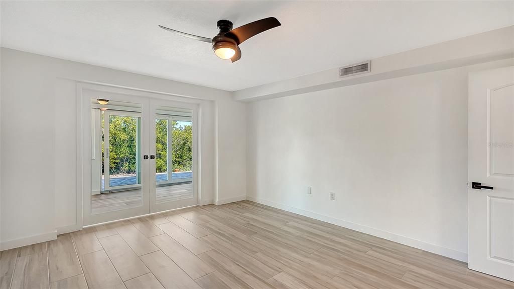 For Rent: $2,950 (2 beds, 2 baths, 1300 Square Feet)