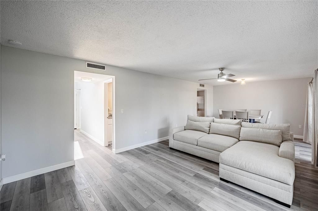 For Sale: $177,000 (2 beds, 2 baths, 1229 Square Feet)