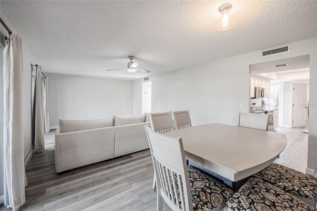 For Sale: $177,000 (2 beds, 2 baths, 1229 Square Feet)