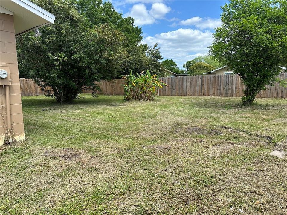 For Rent: $1,900 (4 beds, 2 baths, 1273 Square Feet)