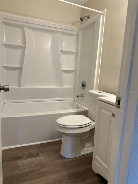 For Rent: $1,900 (4 beds, 2 baths, 1273 Square Feet)