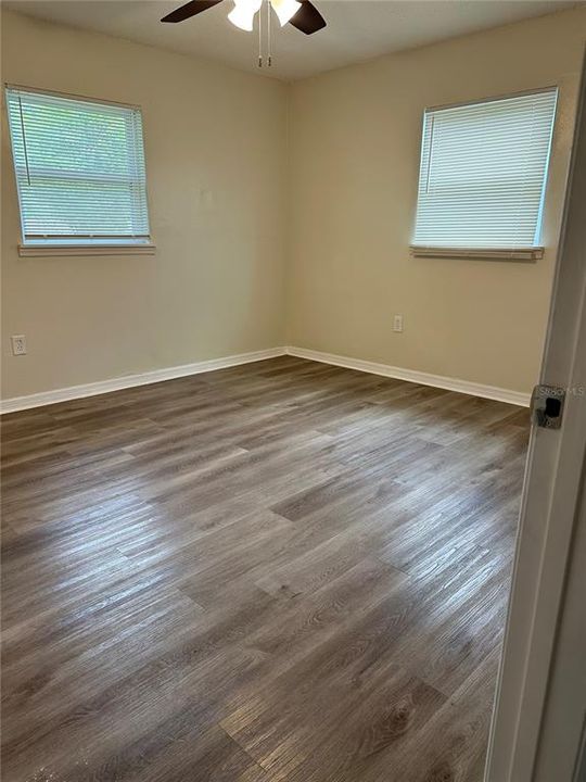 For Rent: $1,900 (4 beds, 2 baths, 1273 Square Feet)