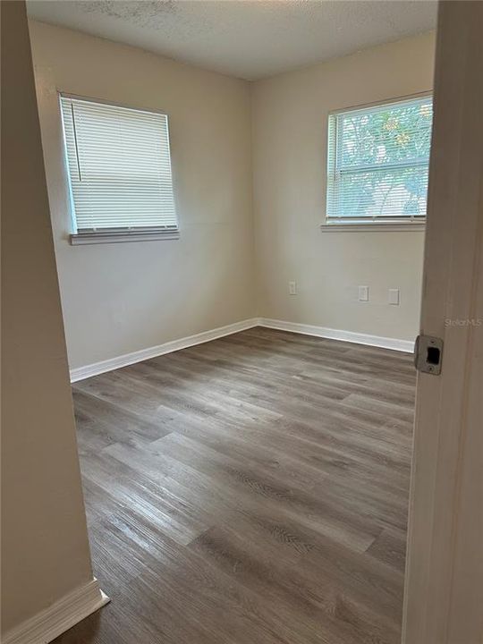 For Rent: $1,900 (4 beds, 2 baths, 1273 Square Feet)