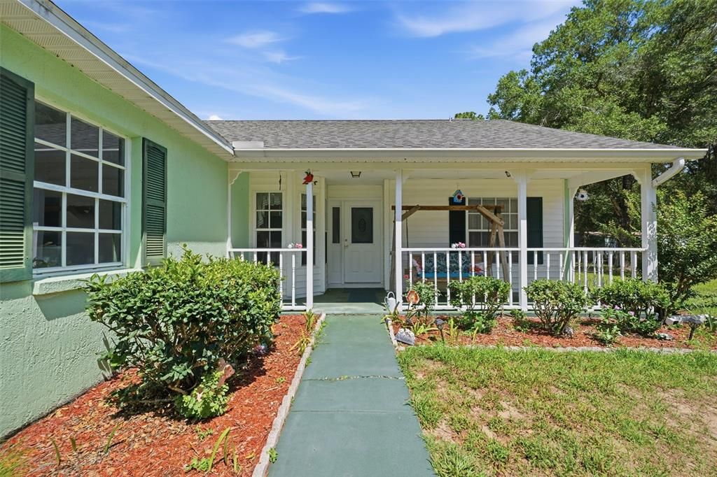Active With Contract: $334,900 (3 beds, 2 baths, 1180 Square Feet)