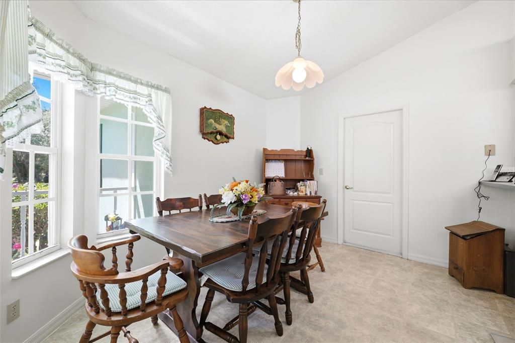 Active With Contract: $334,900 (3 beds, 2 baths, 1180 Square Feet)