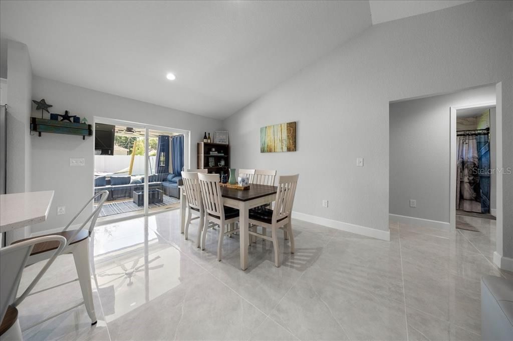 En Venta: $309,000 (3 camas, 2 baños, 1505 Pies cuadrados)