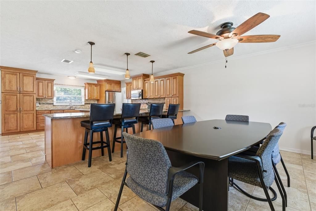 For Sale: $700,000 (4 beds, 3 baths, 2760 Square Feet)